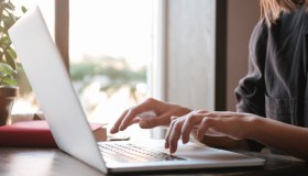 I permessi studio per l’università possono essere negati se l’ateneo è online