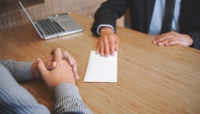 Indennità per licenziamento illegittimo, come viene tassata e come va gestita in dichiarazione