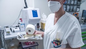 Sanità, firmato il nuovo contratto per gli infermieri: aumenti fino a 172 euro