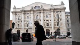 La Borsa del 28 novembre, Milano chiude in positivo nonostante il rosso di Mps