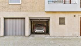 Comprare box e posti auto conviene in città? Napoli è la più costosa in Italia