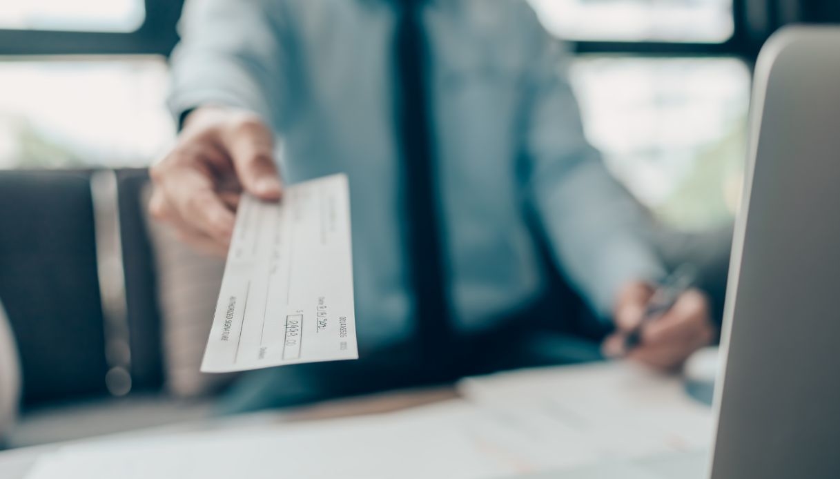 Quanto aumenta la busta paga di novembre con i festivi e per quali giorni