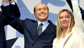 Condono edilizio in Manovra come quello del 2003 del governo Berlusconi