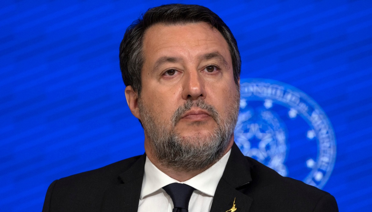 Nuovo Decreto sicurezza, le proposte di Salvini: sfratti, agenti e migranti