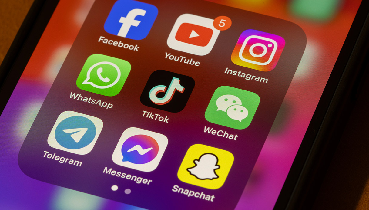 evasione fiscale i dati di social e chat non si possono usare per la privacy