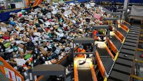 Ultra fast fashion senza dazi, in Ue oltre 12 milioni di pacchi al giorno