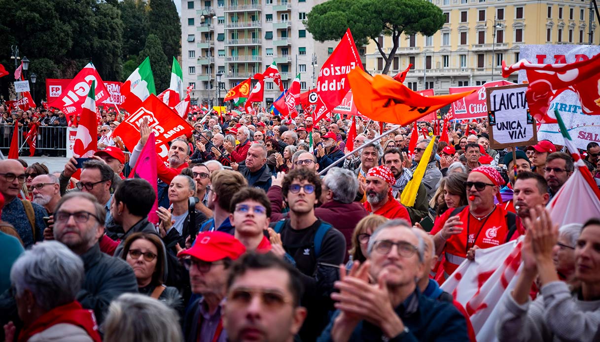 Taglio Irpef e aumento pensioni sono inutili per la Cgil, critiche alla Manovra Taglio Irpef e aumento pensioni sono inutili per la Cgil, critiche alla Manovra
