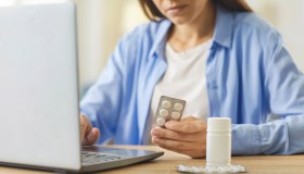 Salute online, un italiano su due usa l’IA per avere informazioni su cure e farmaci