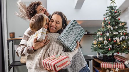 Regali di Natale 2025: i consigli per risparmiare senza rinunciare alla qualità