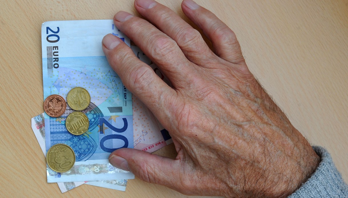 Rivalutazione pensioni, dal 2026 fino a +611 euro: le simulazioni per reddito