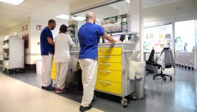 Crisi della sanità, l’Italia spende troppo poco e mancano gli infermieri