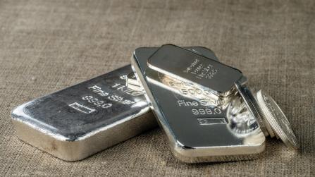 Argento sopra i 60 dollari, perché conviene più dell’oro dopo il taglio Fed
