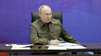 Putin minaccia l’Europa: “Pronti alla guerra”. L’Ue proibisce il gas russo