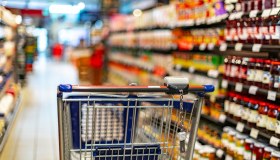 Salsiccia richiamata dai supermercati, presenza di pezzi di metallo nella carne