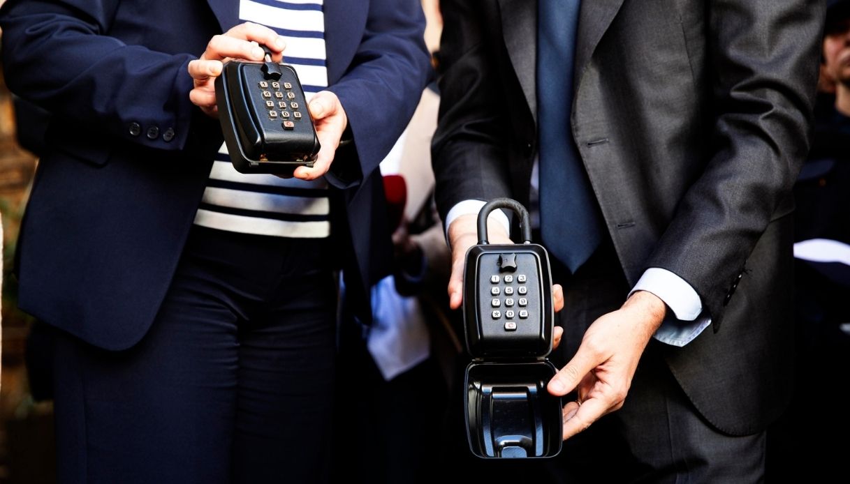 Affitti brevi, lotta alle case per turisti in Italia: da 400 a 10mila euro di multa