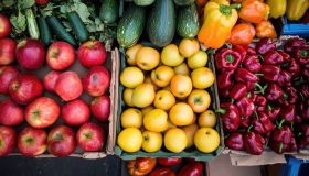 Il costo della spesa in Italia, pomodori da sugo tondo rosso in aumento del 31,6%