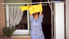 Contributi colf e badanti dematerializzati, cosa cambia per i lavoratori domestici