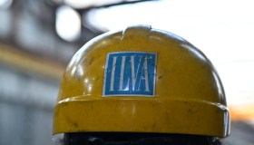 Ex Ilva a Flacks Group per 1 euro e 1.200 operai a casa, la trattativa con il Governo