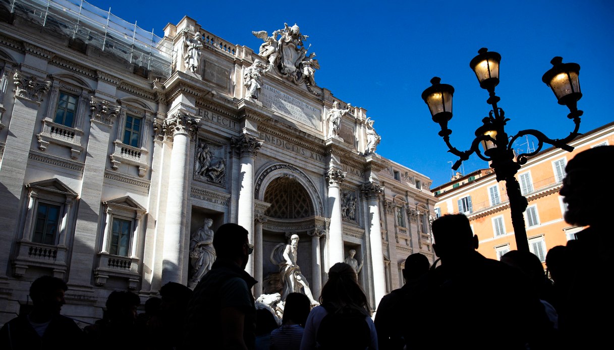 Fontana di Trevi a pagamento nel 2026, quanto costa il biglietto per i turisti