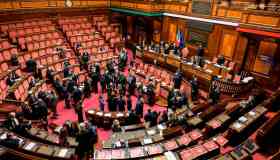 Manovra blindata, il testo è definitivo: cosa cambia tra tasse e bonus e quando la approvano