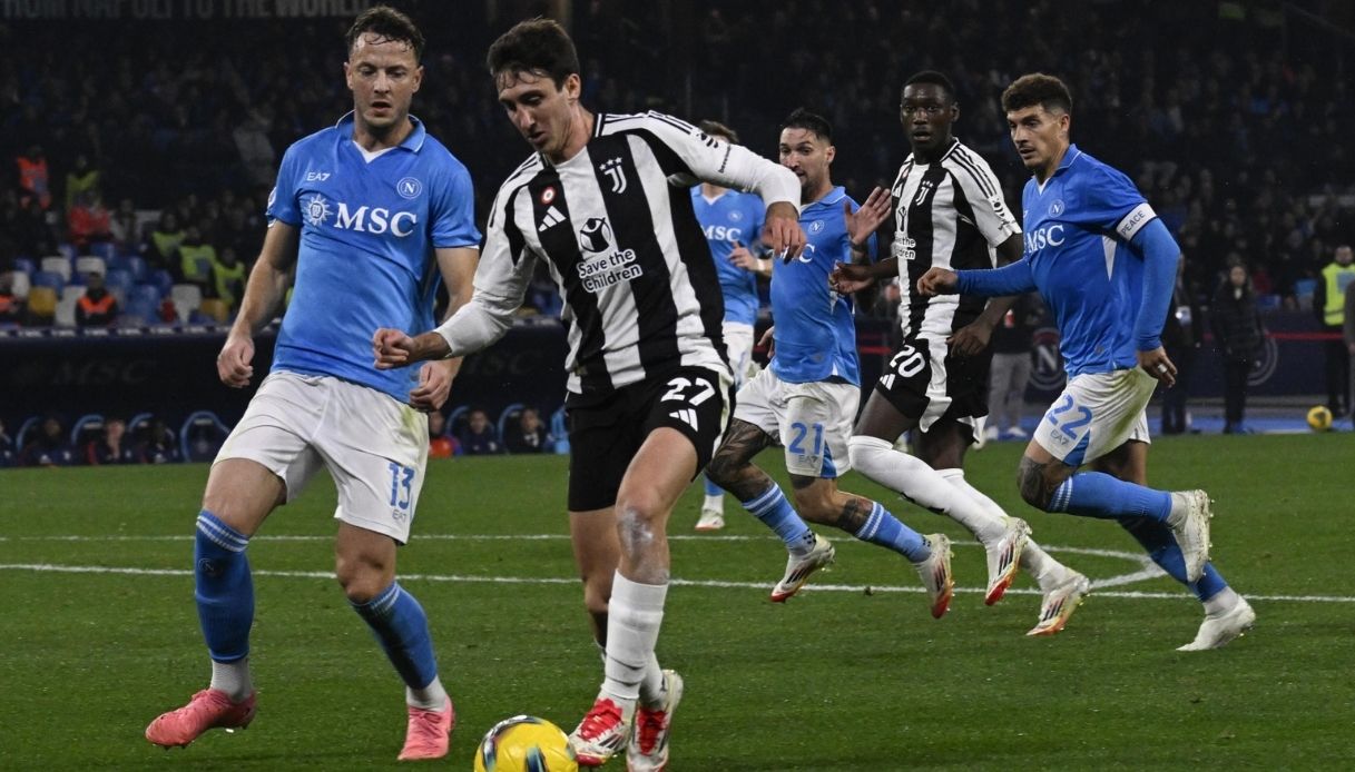 Napoli Juventus, il confronto economico spiazza i tifosi delle squadre Napoli Juventus, il confronto economico spiazza i tifosi delle squadre