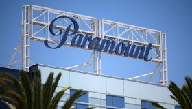 Paramount vuole Warner Bros, superata l’offerta di Netflix con quasi 100 miliardi