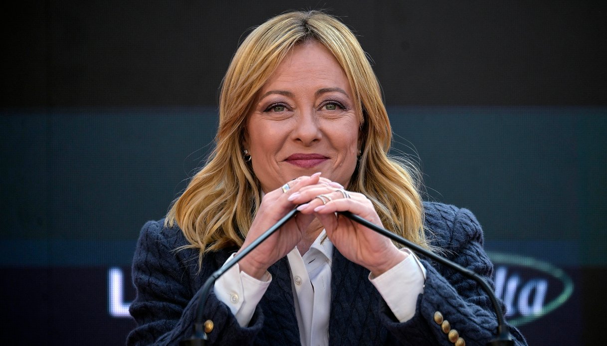 Spread stabile a 68 punti, Meloni esulta: "Stiamo risparmiando miliardi"