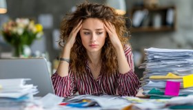 Stress cronico, perché non siamo pronti a sopportarlo e quali malattie rischiamo di più