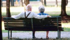 Aumento pensioni minime e rivalutazione assegni, quanto si guadagna davvero