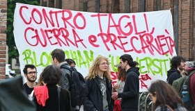 Il 63,3% degli italiani vive con i genitori fino a 35 anni, emanciparsi costa troppo