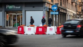 Perché il Tar ha abolito città 30 a Bologna e cosa succede ai limiti di velocità