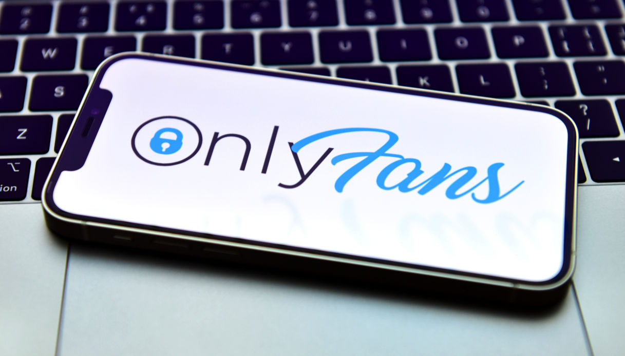 OnlyFans, star italiane sotto accusa: evasione fiscale per 250mila euro a Lodi