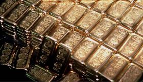 Oro sopra i 5.000 dollari all’oncia, massimo storico: conviene investire ora?