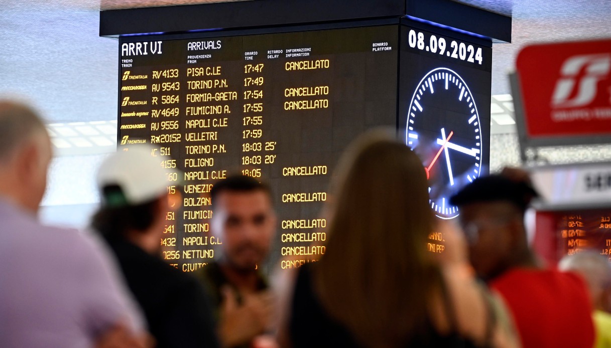 Quattro giorni di scioperi a gennaio, 9-10 treni e aerei e 12-13 si ferma la scuola