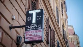 Aumento sigarette fino a 30 cent a pacchetto, le più care costano 6,80 euro