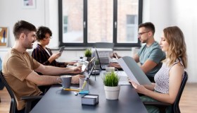 Stipendi in aumento, ma hanno perso quasi il 10% del valore reale: è colpa dell’inflazione