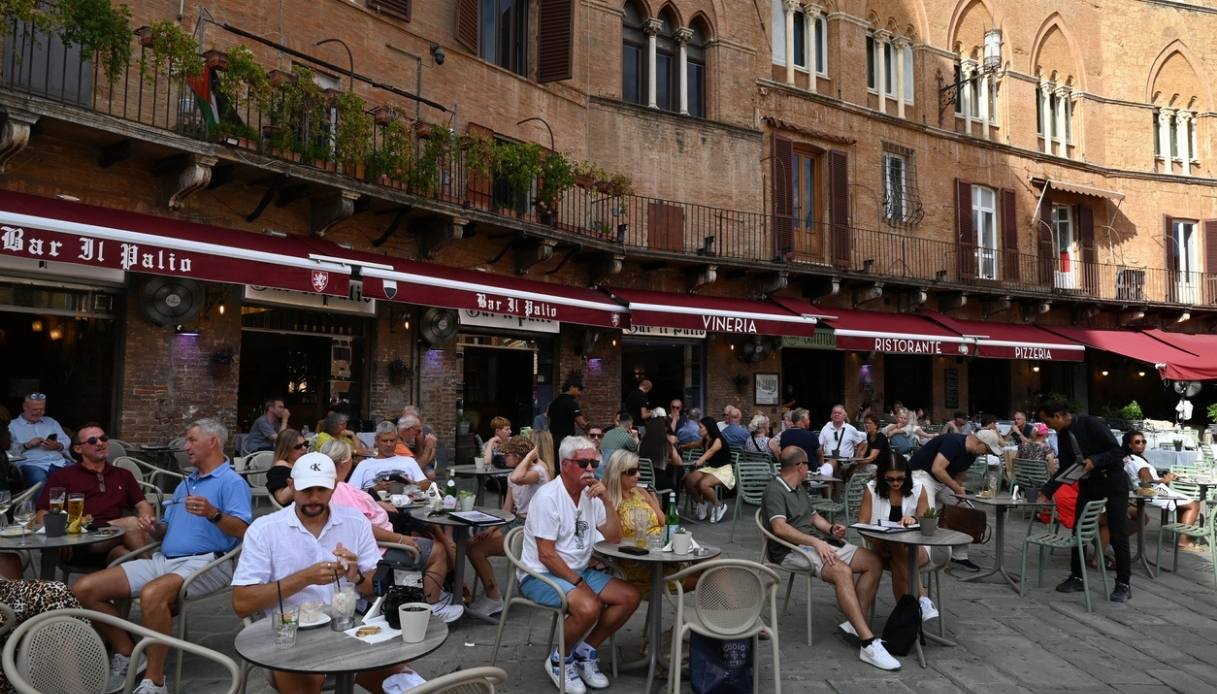I bar italiani valgono 23,8 miliardi all’anno, scontrino medio da 4,2 euro