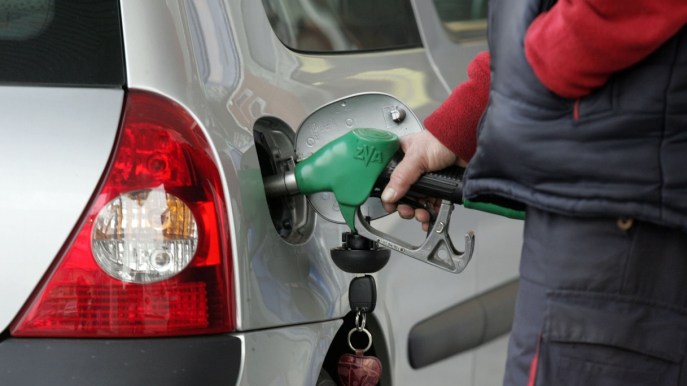 Api Benzina Benzina ancora più cara del gasolio in alcune regioni, i dati dopo le ...