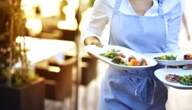 Bonus lavoratori turismo 2026 e incentivi per le imprese del settore, requisiti e domande