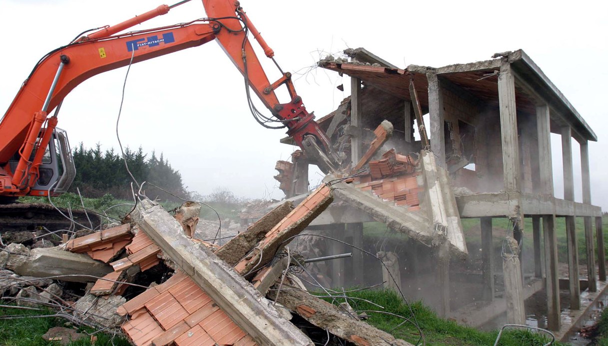 Stop al condono edilizio nel decreto Milleproroghe, bocciata la sanatoria