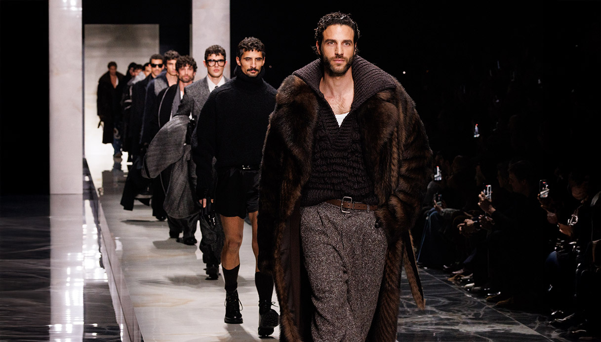 Modelli sfilano con i look Dolce & Gabbana Uomo Autunno Inverno 2026 al Metropol.