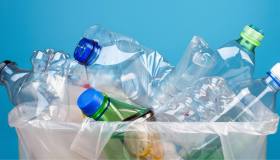 Plastica riciclata, si alza la quota richiesta dall’Ue ma gli impianti chiudono