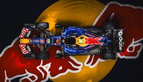 F1 2026, la nuova Red Bull riparte dalla città simbolo dell’automotive: la storia di una crisi
