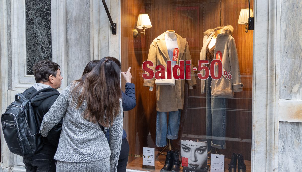 truffe sui saldi invernali 2026 come riconoscere i veri sconti ed evitarle da Quifinanza.it truffe sui saldi invernali 2026 come riconoscere i veri sconti ed evitarle