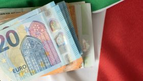 Salari in Italia, crescono gli stipendi ma l’inflazione continua a pesare