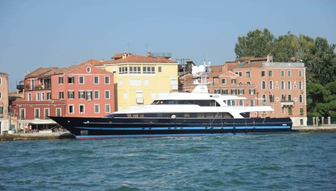 valentino yacht tm blue one