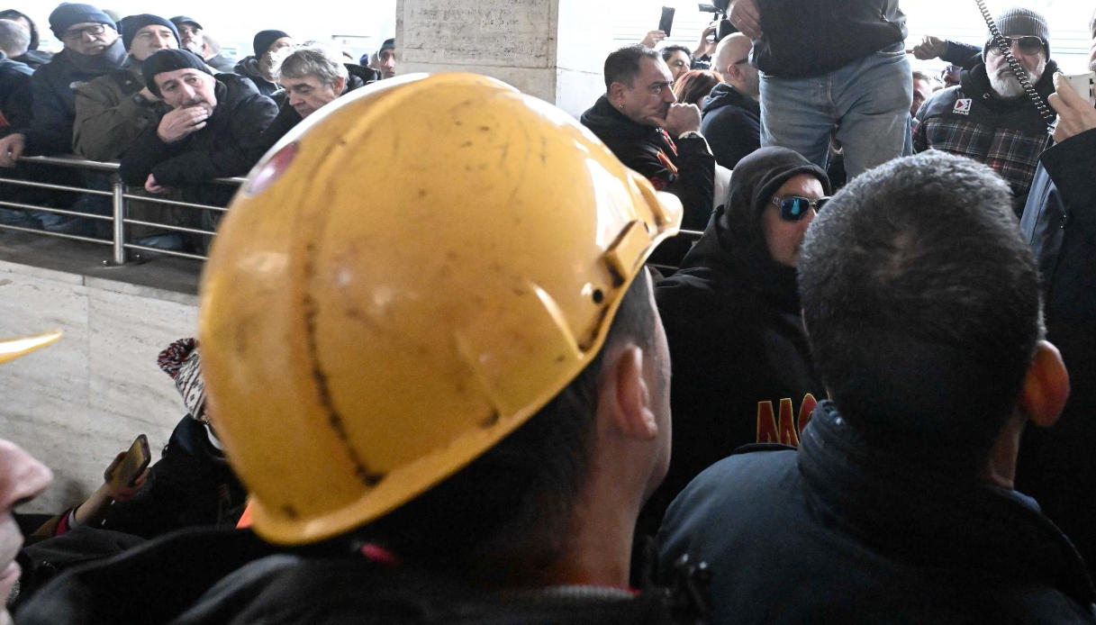 Berco verso i licenziamenti collettivi, protesta a Copparo e chiusura a Castelfranco