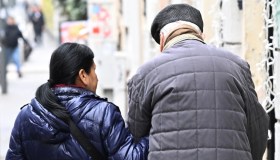 Colf e badanti, cambiano i contributi: le regole Inps per i moduli cartacei