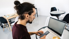 Finte partite Iva, in Italia 500mila freelancer lavorano come dipendenti