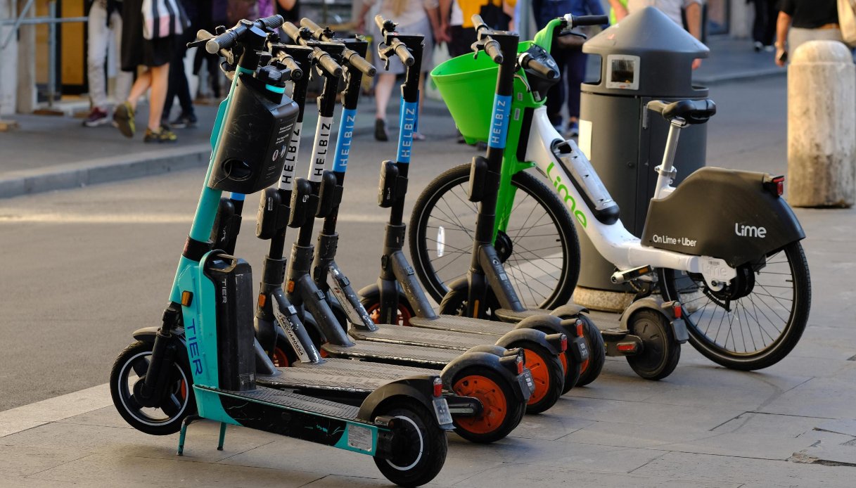 Monopattini vietati a Firenze da aprile, la decisione del Tar: cosa cambia